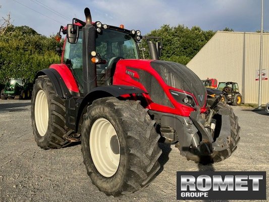 Tracteur agricole Valtra T174