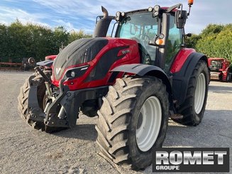 Tracteur agricole Valtra T174 - 1