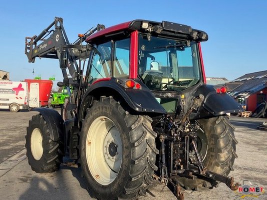 Tracteur agricole Valtra N92