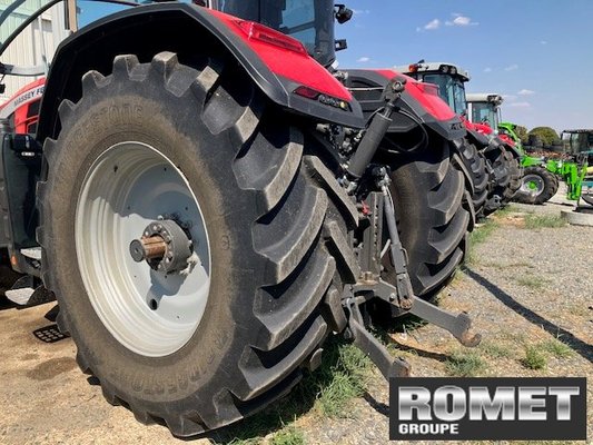 Tracteur agricole Massey Ferguson 8S-205 D7 EX