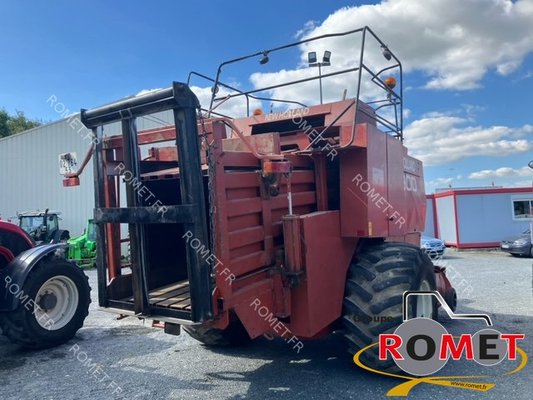 Presse à balles carrées New Holland 4900