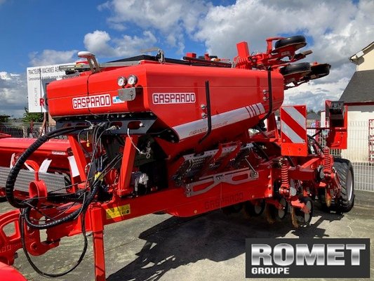 Semoir en ligne conventionnel - GIGANTE 400