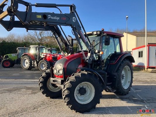 Tracteur agricole Valtra N92