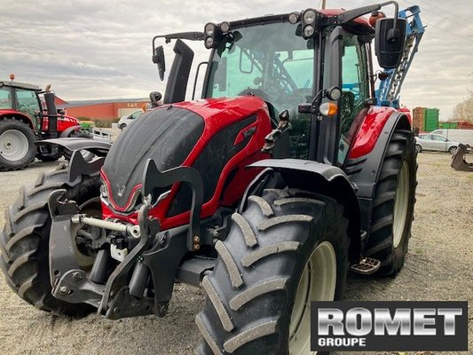 Tracteur agricole Valtra N135