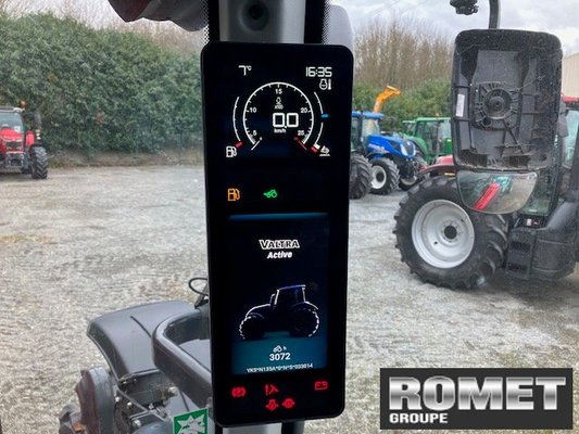Tracteur agricole Valtra N135