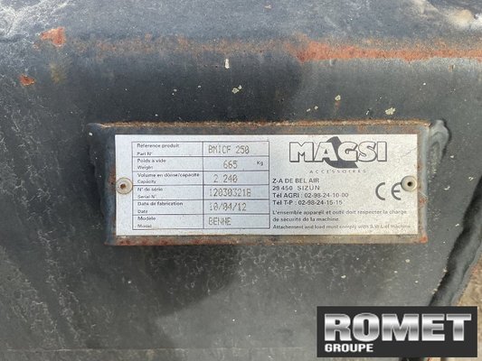 Godet multi-services Magsi BMICF 2/250