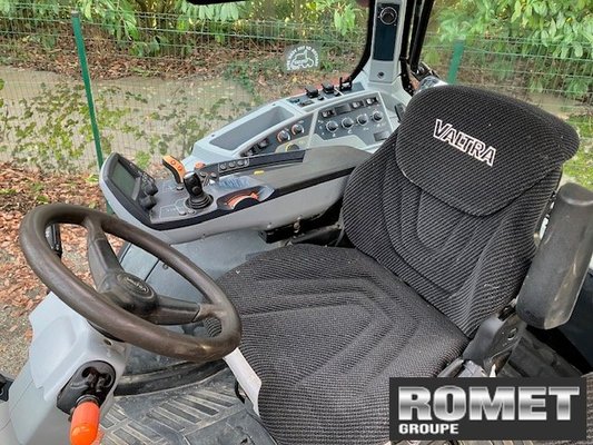 Tracteur agricole Valtra N134 D