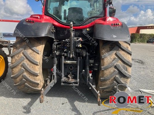 Tracteur agricole Valtra N134
