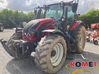 Tracteur agricole Valtra N134 - 1
