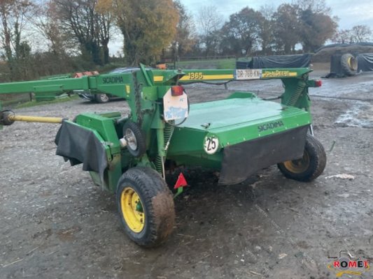Faucheuse conditionneuse John Deere 1365