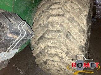 Presse à balles rondes John Deere JD960 - 7