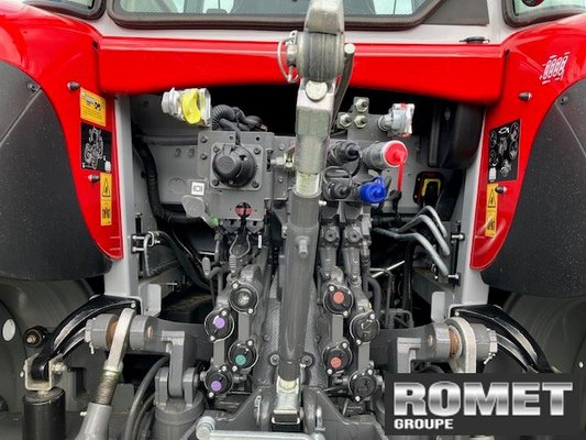 Tracteur agricole Massey Ferguson 6S-135 D6 EF DX