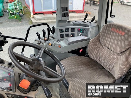 Tracteur agricole Claas AXION 810