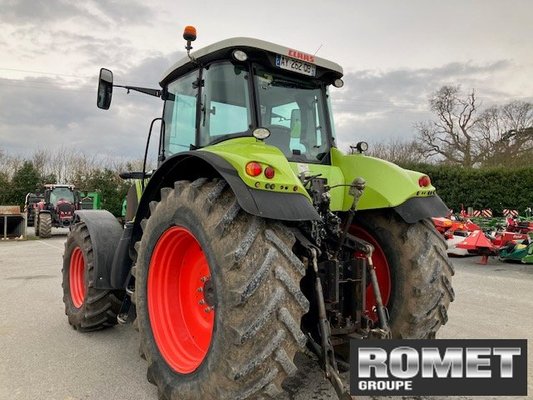 Tracteur agricole Claas AXION 810