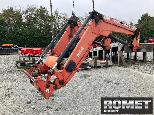 Chargeur frontal Alö MF955