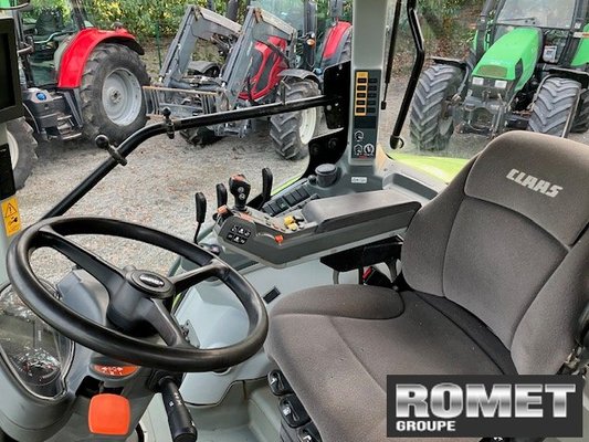 Tracteur agricole Claas AXION 800