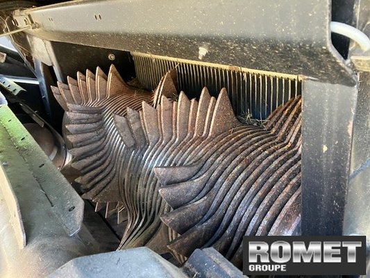 Presse à balles carrées New Holland 1290 PLUS CC