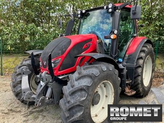 Tracteur agricole Valtra N134 D - 1