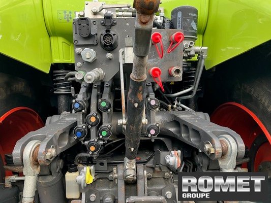 Tracteur agricole Claas AXION 800