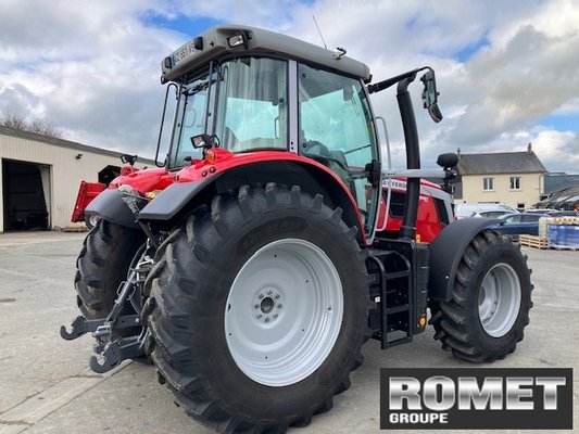 Tracteur agricole Massey Ferguson 6S-135 D6 EF DX