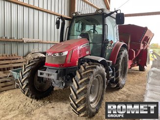 Tracteur agricole Massey Ferguson 5612 D4 EF - 1