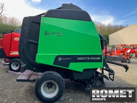 Presse à balles rondes Deutz-Fahr VARIMASTER590FF