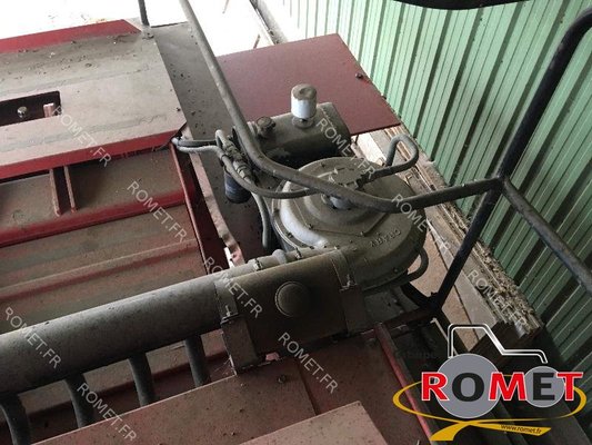 Presse à balles carrées Massey Ferguson 187