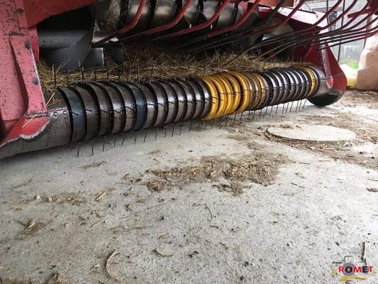 Presse à balles carrées Massey Ferguson 187