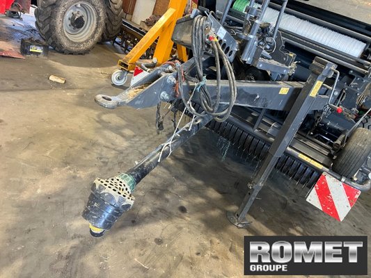 Presse à balles rondes Massey Ferguson 4180 V XTRA