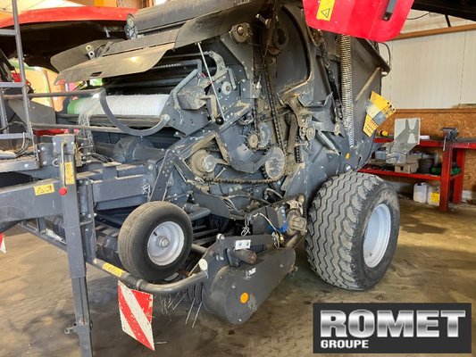 Presse à balles rondes Massey Ferguson 4180 V XTRA