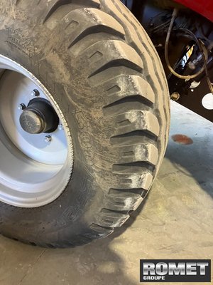 Presse à balles rondes Massey Ferguson 4180 V XTRA