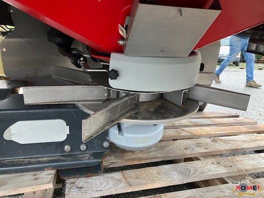 Distributeur d'engrais Kverneland EXACTA TL2550