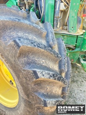 Tracteur agricole John Deere 6210R