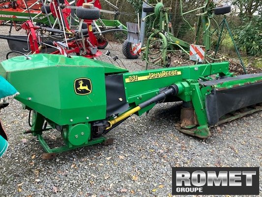 Faucheuse John Deere 331