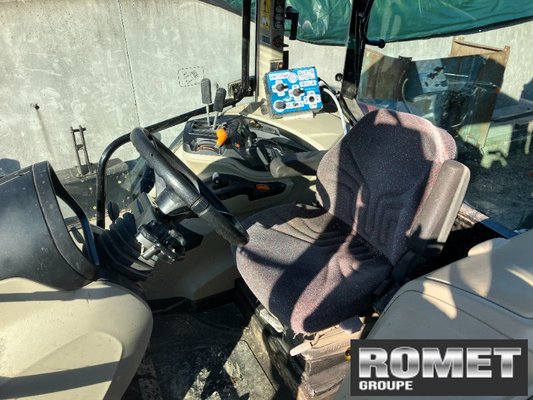 Tracteur agricole Massey Ferguson 5709 M D4