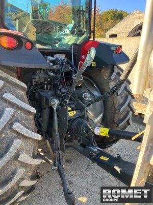 Tracteur agricole Massey Ferguson 5709 M D4