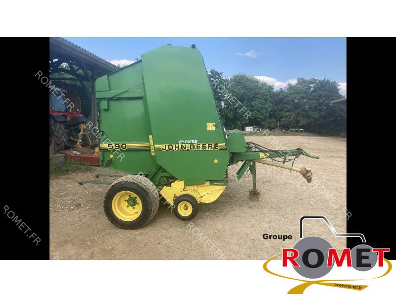Presse à balles rondes Presse à balles rondes John Deere 590