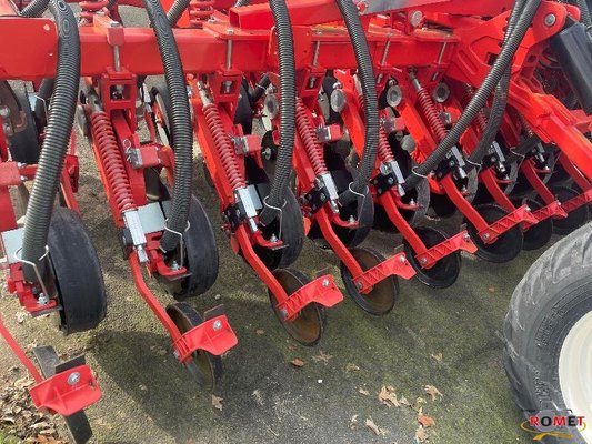 Semoir en ligne conventionnel Maschio GIGANTE 600
