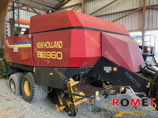 Presse à balles carrées New Holland BB960 ST