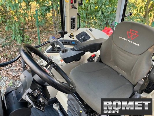 Tracteur agricole Massey Ferguson 5S-115 D4 DX