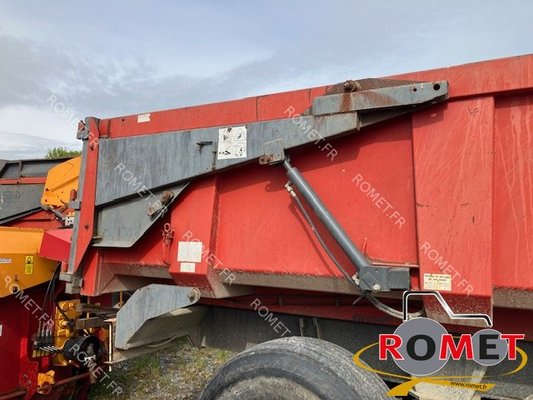 Benne agricole Lambert L145BO