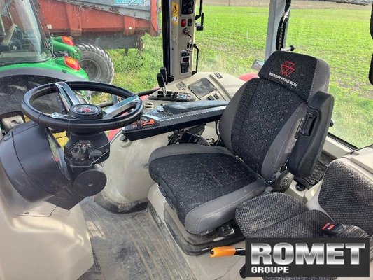 Tracteur agricole Massey Ferguson 6S-135 D6 EF DX