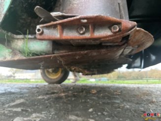 Faucheuse conditionneuse John Deere 1365 - 8