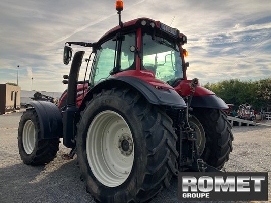Tracteur agricole Valtra T174