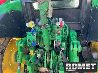 Tracteur agricole John Deere 6115 RC - 11