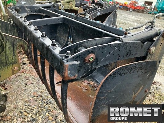 Godet multi-services - BMS230