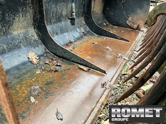 Godet multi-services Alö BMS230