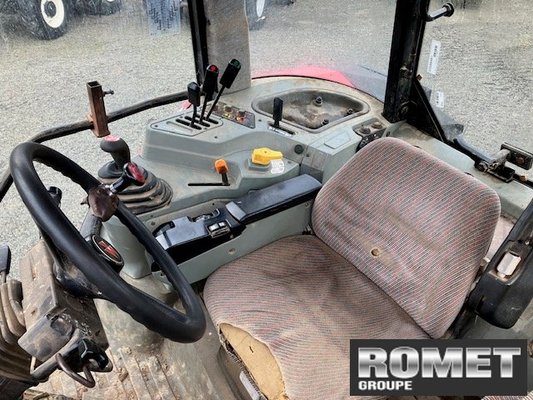 Tracteur agricole Massey Ferguson 6260